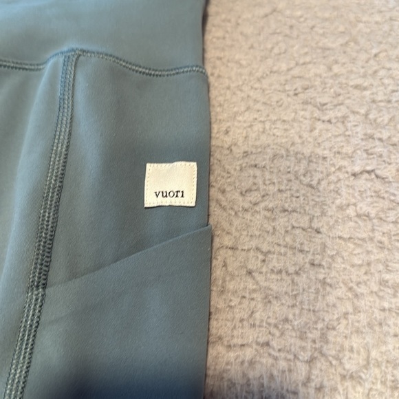 Vuori Green Leggings High Waist Athletic size M - Picture 2 of 5